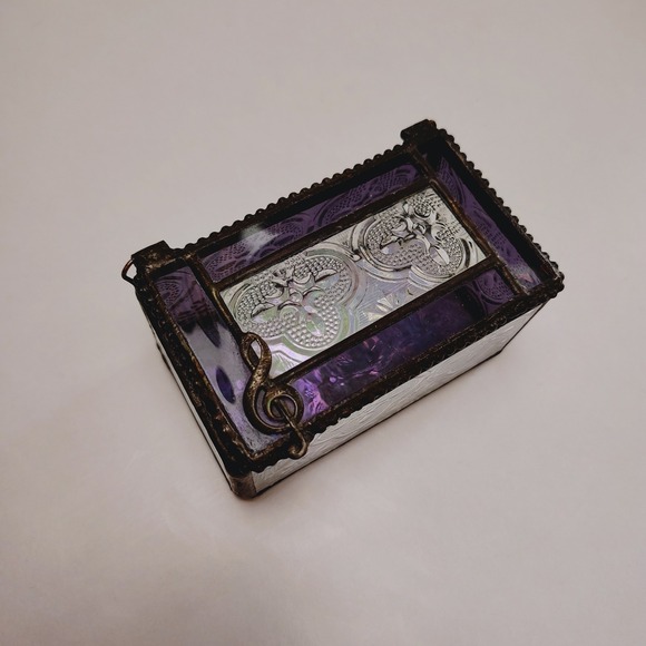 Vintage Art Glass Purple Iridescent Trinket Jewelry Box With Metal‎ Clef Music - Picture 12 of 12